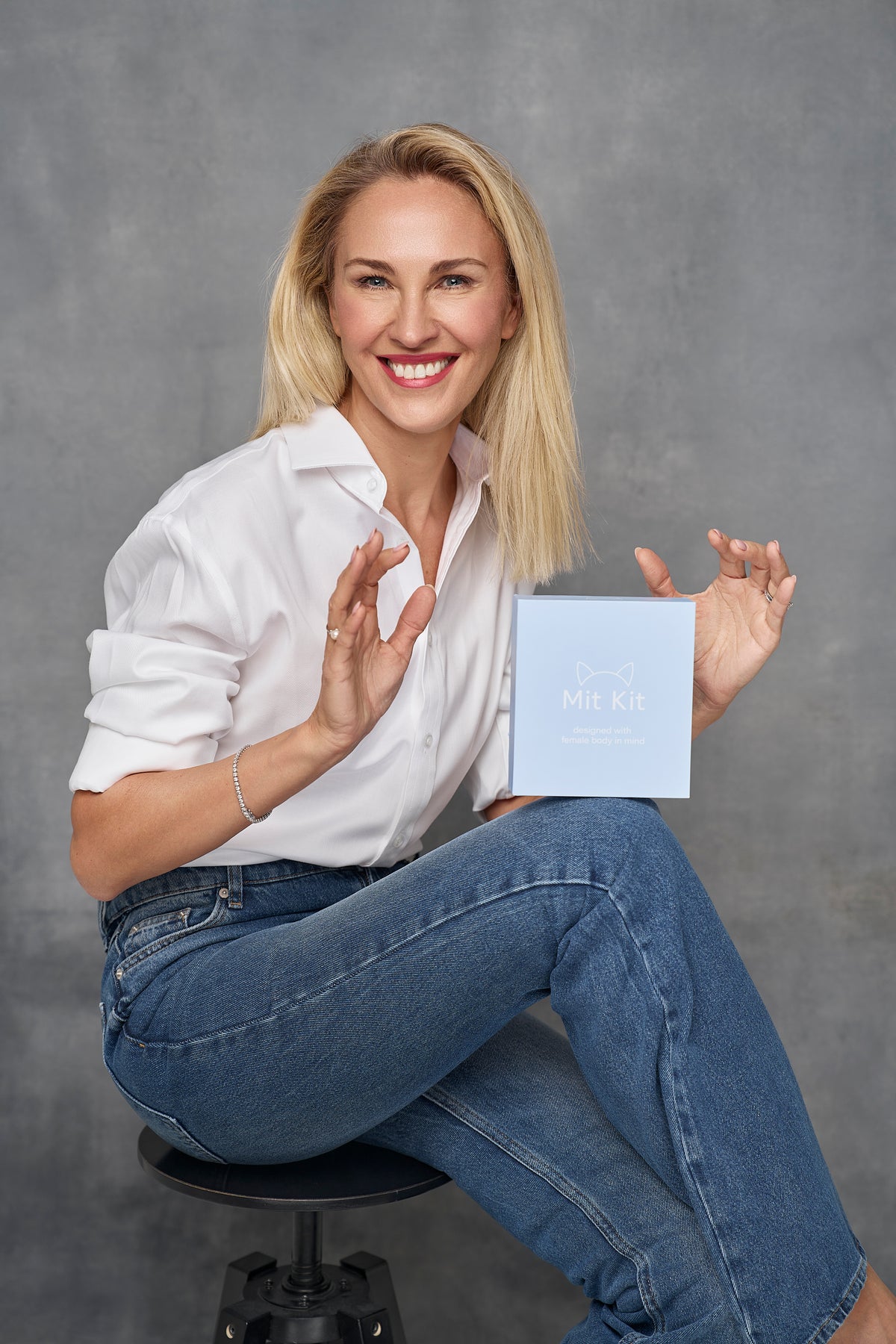 Mit Kit founder Valerie Prokhorenko presenting Mit Kit, the gentler intimate wash alternative innovation in intimate care